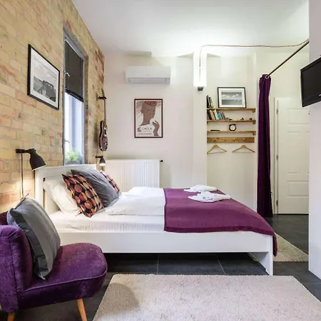 Paulay Deluxe Apartmán *