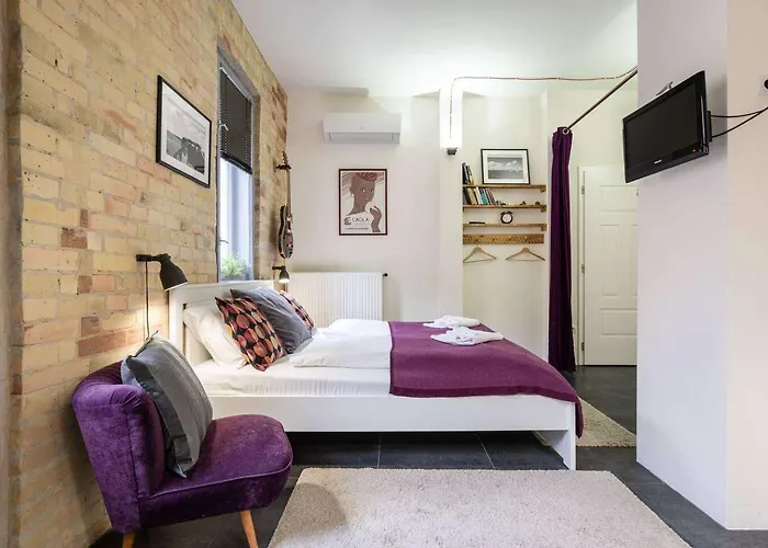 Paulay Deluxe Apartament *